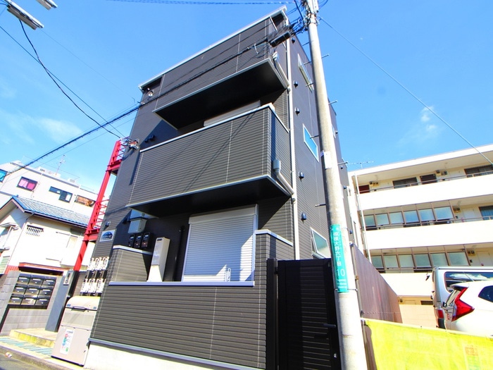 外観写真 ラージフィールド