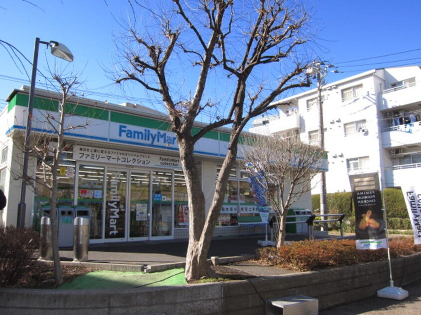 ファミリーマート玉川三丁目店(コンビニ)まで77m コーポ寛美