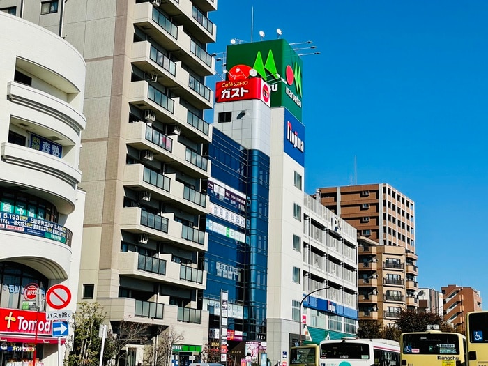 ガスト　鶴川駅前店(その他飲食（ファミレスなど）)まで384m イデアーレ　ツルカワ