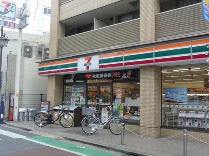 セブンイレブン(コンビニ)まで366m Ａｔｔｉｒａｎｔ下落合