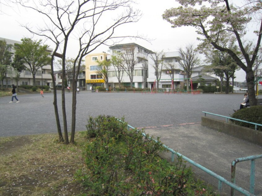 日向山公園(公園)まで400m エス・ライズ十日市場