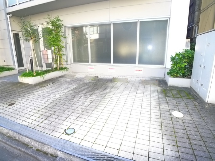 駐車場 Ｂａｕｍｐｌａｔｚ