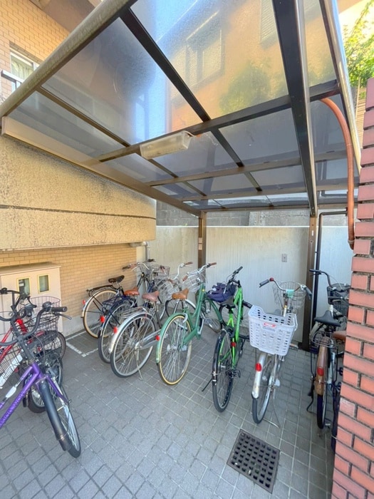駐輪場 上高田フラッツ