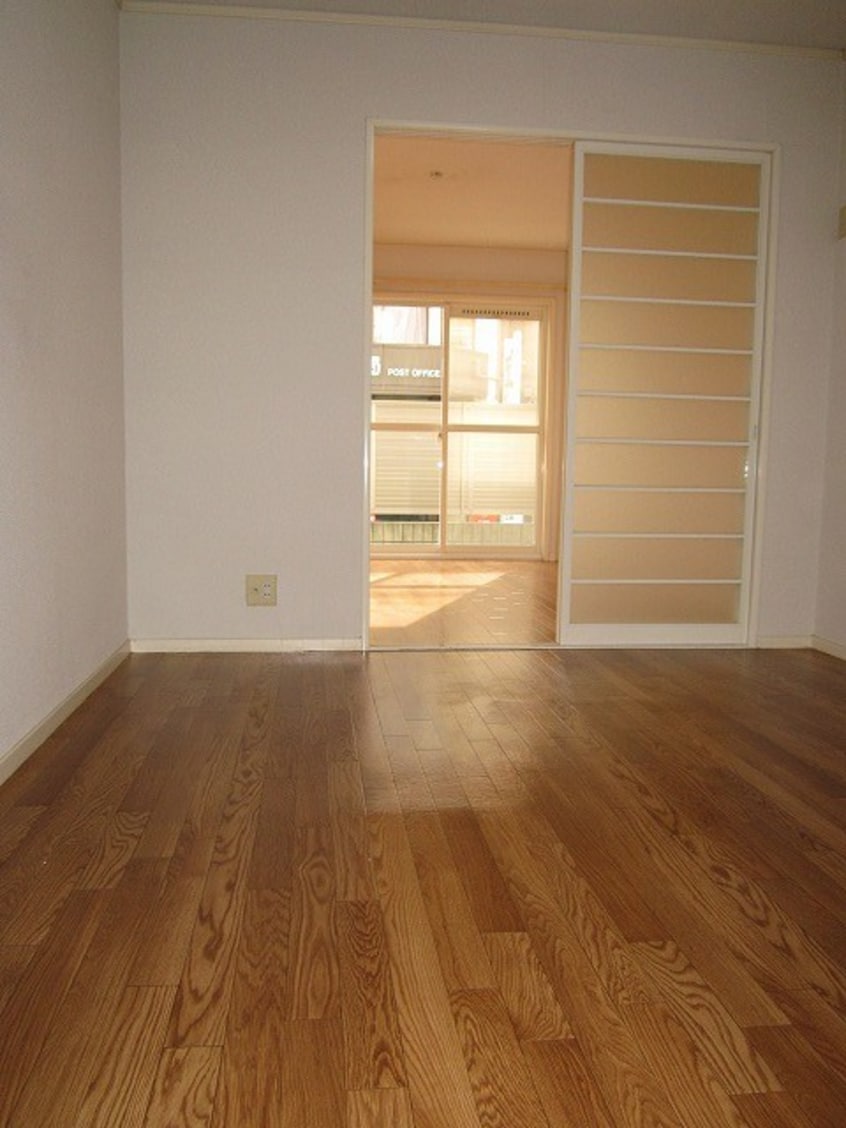 居室 モンテフロ－ラ国立