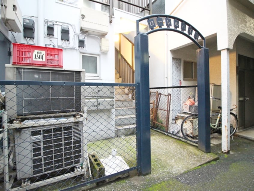 エントランス部分 ロ－レルハイツ