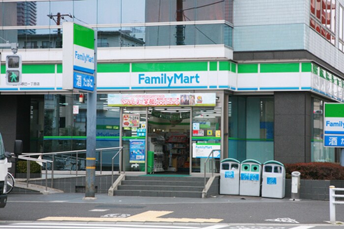 ファミリーマート日野駅前店(コンビニ)まで750m 山田屋荘