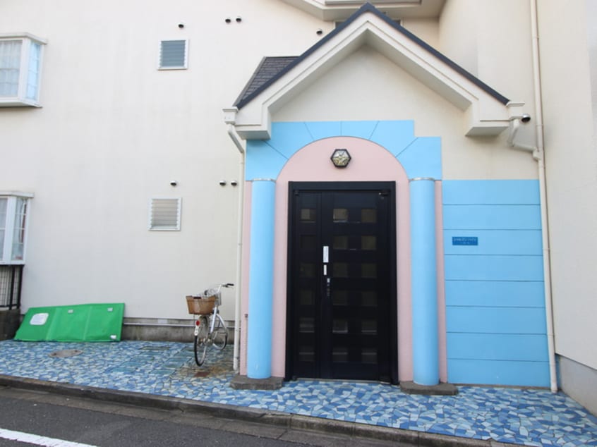 エントランス部分 ローズハイツ