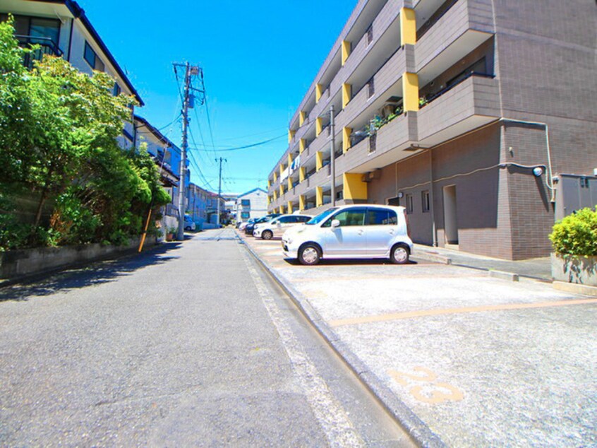 駐車場 リバティハウス