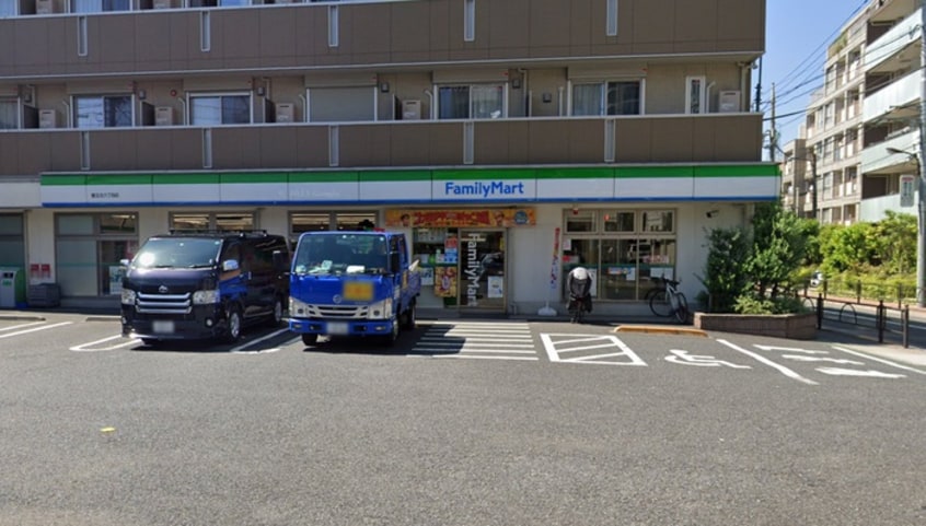 ファミリーマート 豊玉北六丁目店(コンビニ)まで360m 栄荘