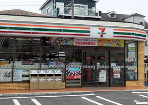 セブンイレブン横浜日吉本町駅前店(コンビニ)まで109m フレンドハイツ
