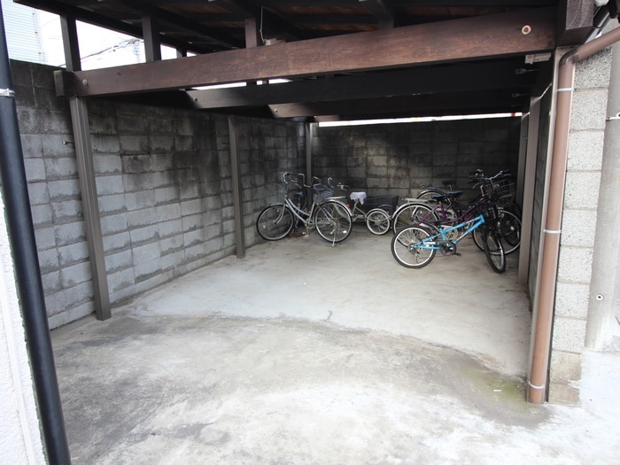 駐輪場 コーポもり２