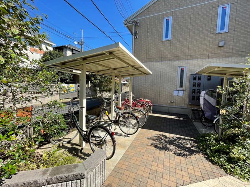 駐輪場 グランモア千歳烏山