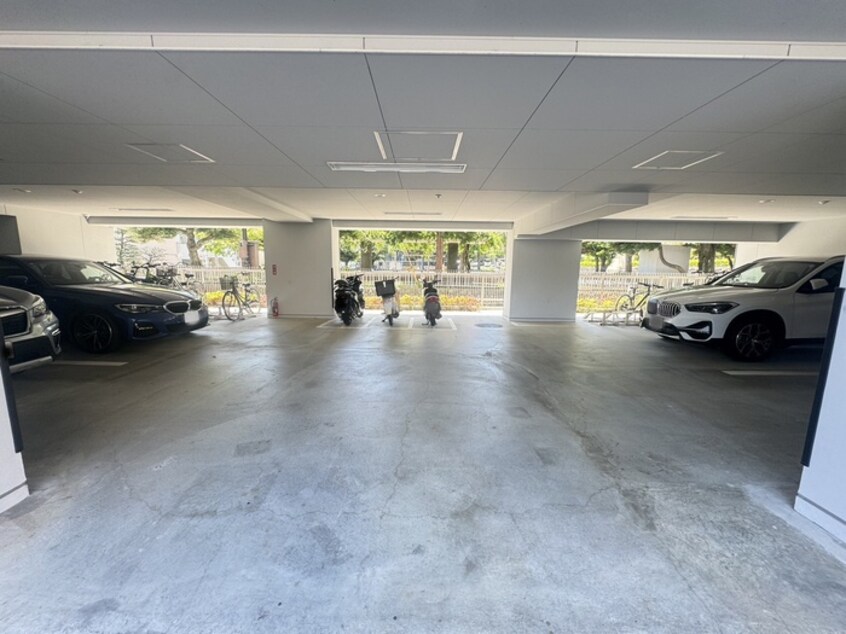 駐車場 LIBR GRANT藤沢