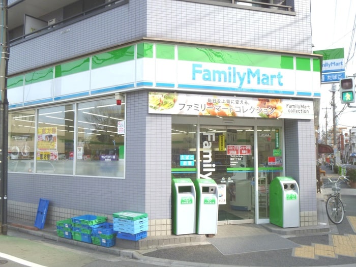 ファミリーマート蓮根二丁目店(コンビニ)まで120m カ－サアリス