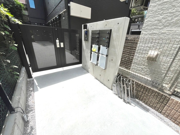 エントランス部分 マーレ明大前Ⅱ