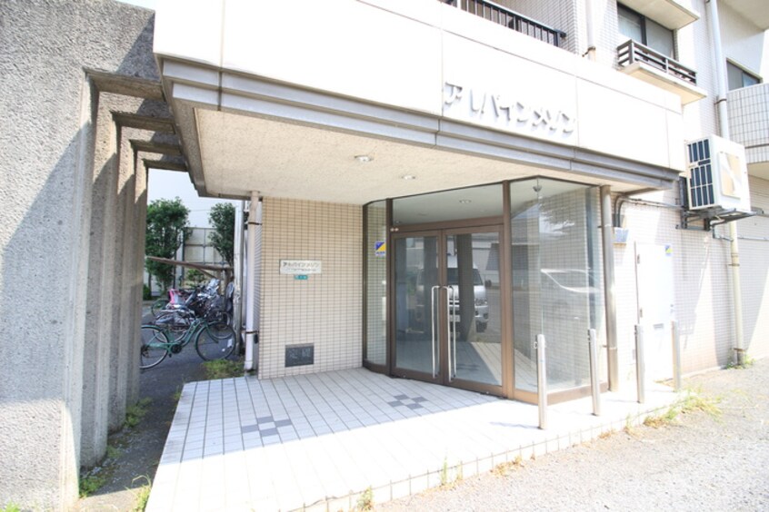 エントランス部分 アルパインメゾン