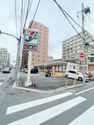 セブンイレブン 荒川東日暮里２丁目店(コンビニ)まで220m ロイヤル東日暮里Ⅱ