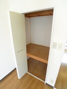 収納 メゾンコマスヤ