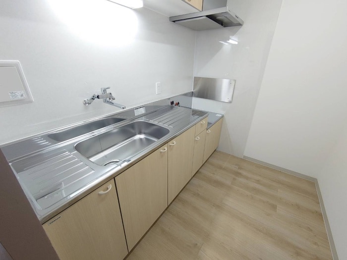 キッチン エルムヒルズＮＡＲＵＳＡＷＡ