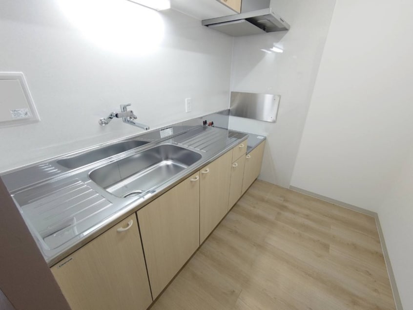 キッチン エルムヒルズＮＡＲＵＳＡＷＡ