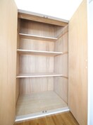 収納 ロイヤルドーム１３０２