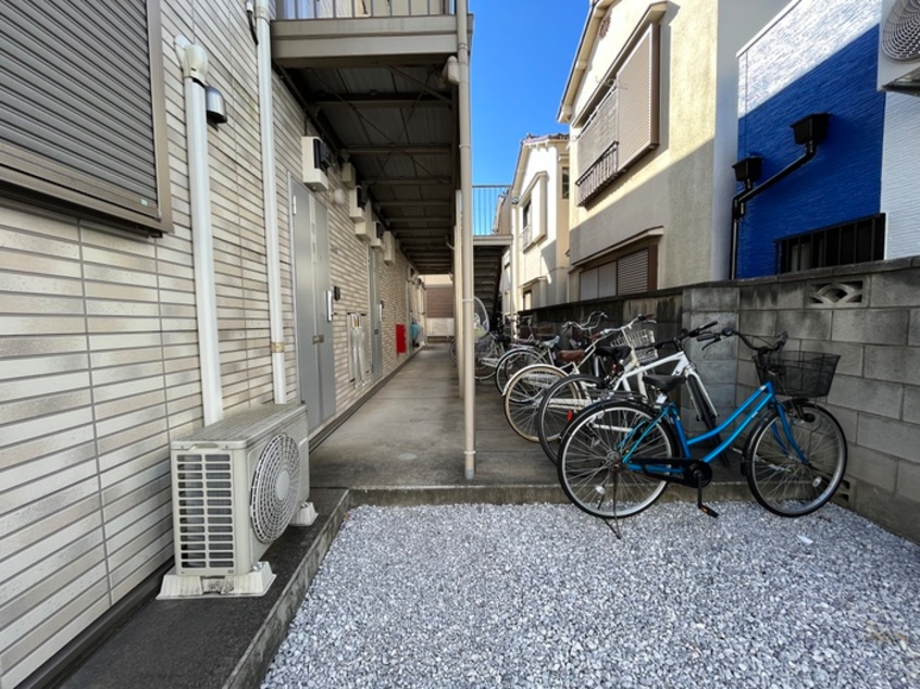 駐輪場 ジラソーレ