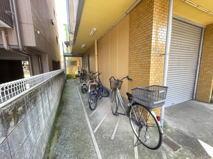 駐輪場 メゾンド・マツムラ
