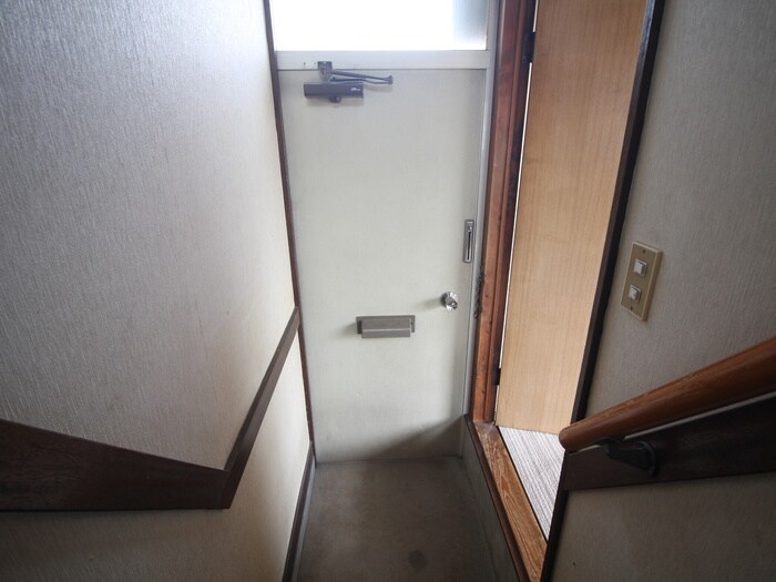 玄関 ハイム・シャイニ－