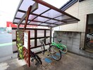 バイク置き場 テネメントマルフク