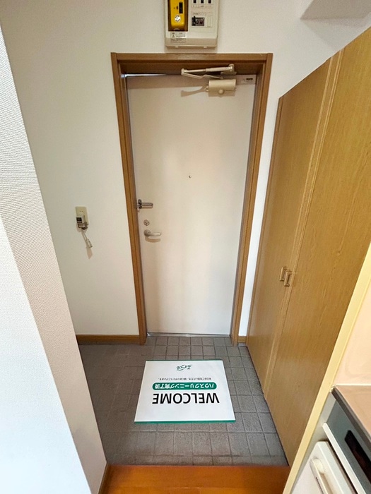 玄関 アパ－トメントメビウス