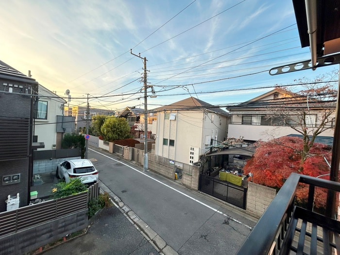 室内からの展望 アパ－トメントメビウス