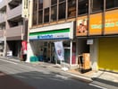 ファミリーマート東山三丁目店(コンビニ)まで33m PASEO池尻大橋