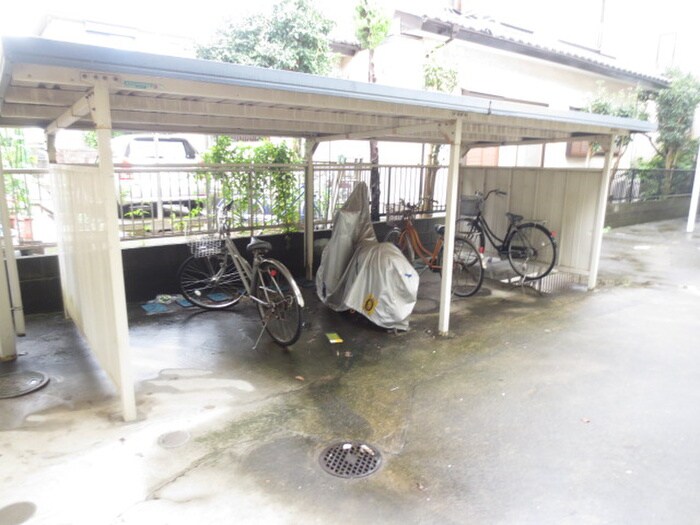 駐輪場 ホワイトシャンテ