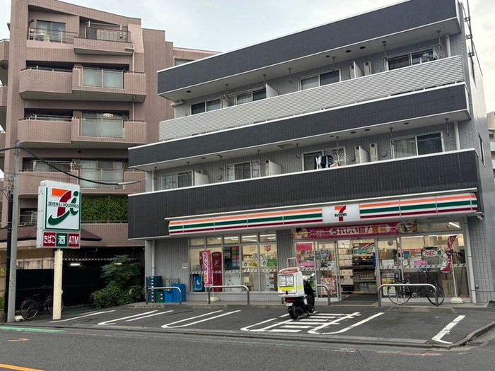 セブンイレブン世田谷給田3丁目店(コンビニ)まで100m スカイコ－ト千歳烏山Ⅱ(302)