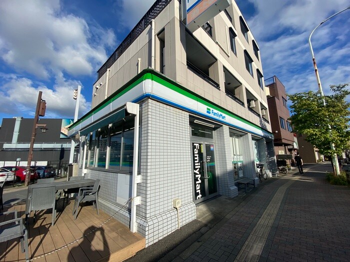 ファミリーマート(コンビニ)まで511m 第３白王荘