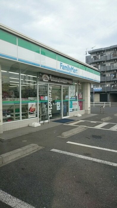 ファミリーマート 瑞穂東松原店(コンビニ)まで241m 瑞穂東松原戸建