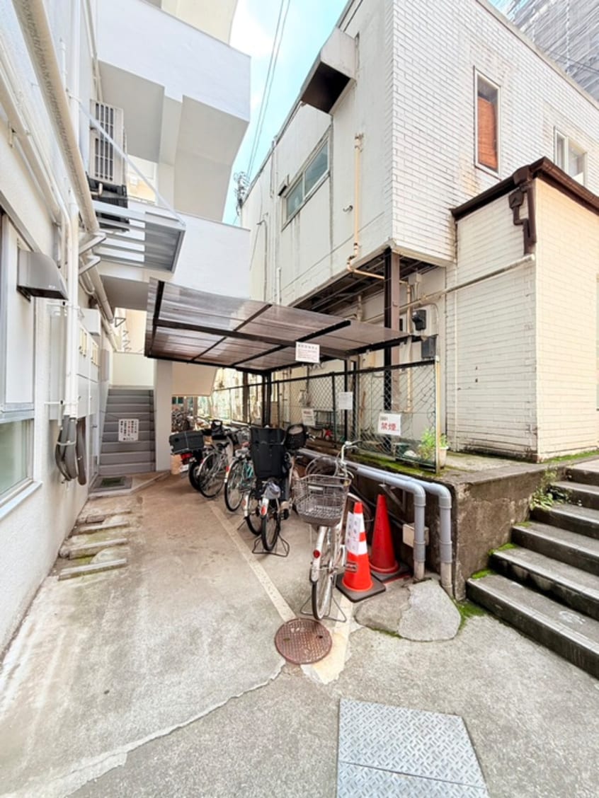 駐輪場 一ツ橋ハイム