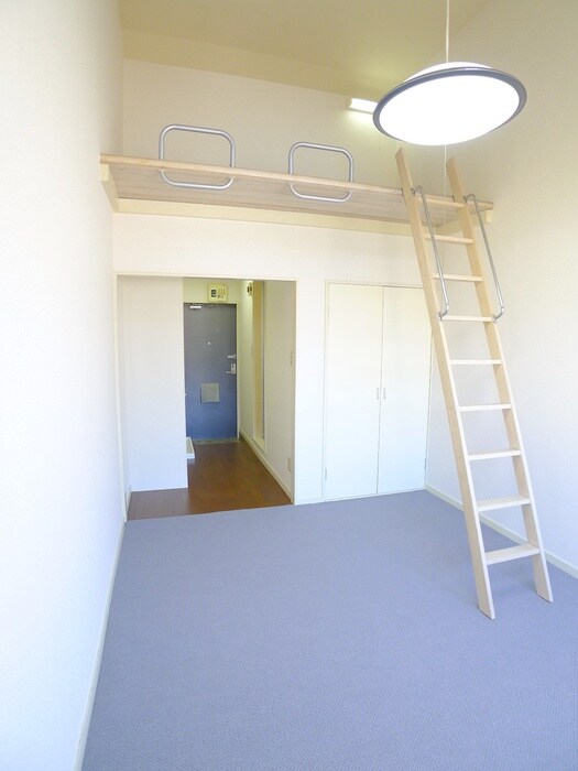 居室 レオパレステジマ