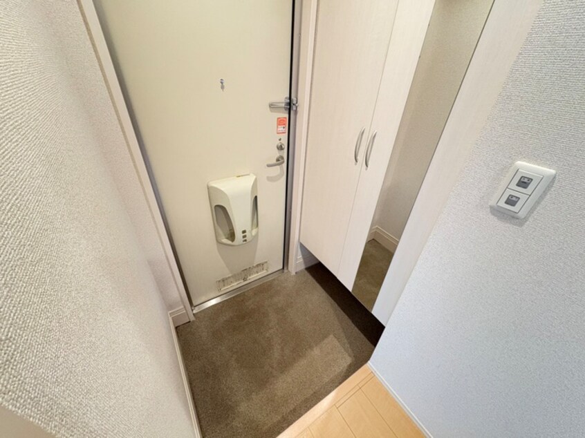 玄関 ラマ－ジュⅢ