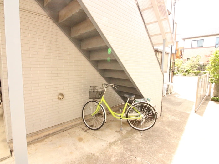 駐輪場 フラワ－ハイツ