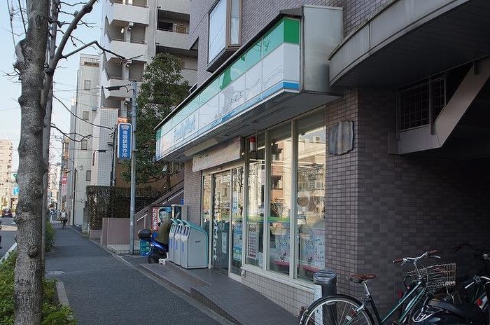 ファミリーマート丸子通り店(コンビニ)まで143m サンクレール