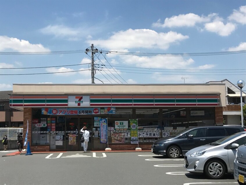 セブンイレブン 横浜中川8丁目店(コンビニ)まで489m フィオーレ１番館