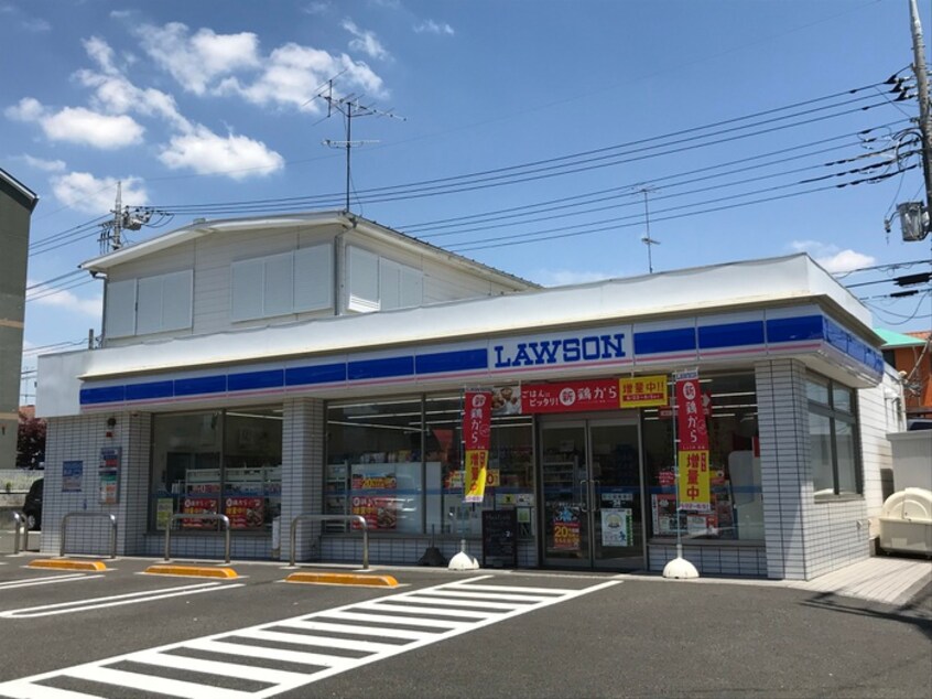 ローソン 都筑センター北店(コンビニ)まで767m フィオーレ１番館