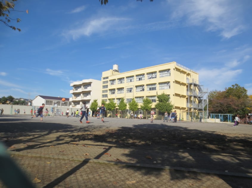 横浜市立駒林小学校(小学校)まで609m コ－ポオリンピア２