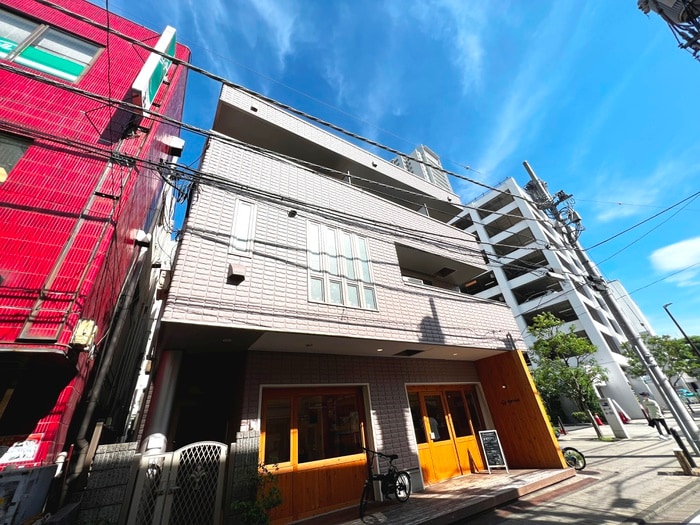 外観写真 ラウンド・スリ－小宮