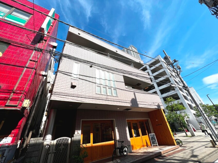 外観写真 ラウンド・スリ－小宮