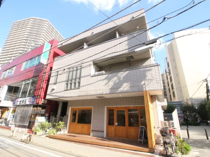 外観写真 ラウンド・スリ－小宮