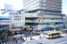 カミオ(ショッピングセンター/アウトレットモール)まで100m ラウンド・スリ－小宮