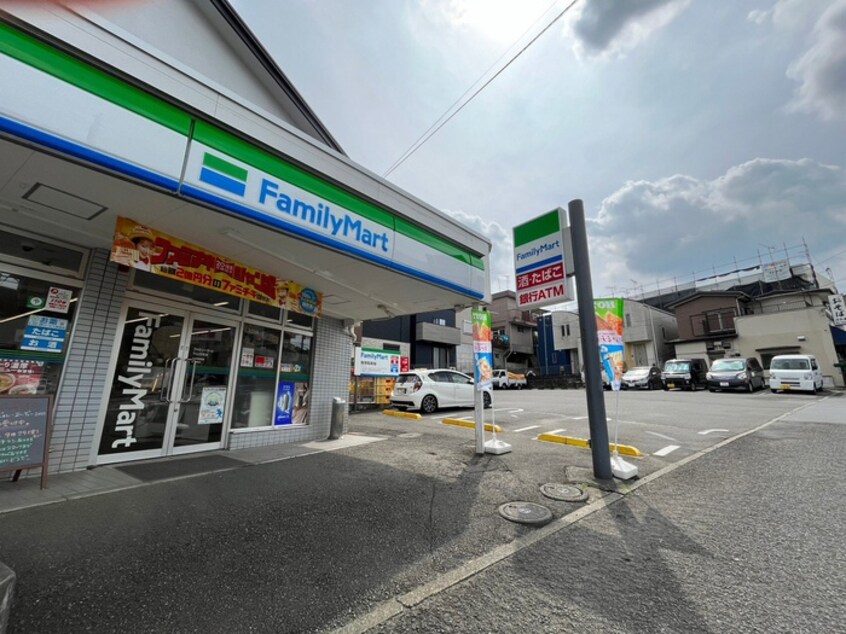 ファミリーマート竹山団地店(コンビニ)まで358m 旭ハイツA棟