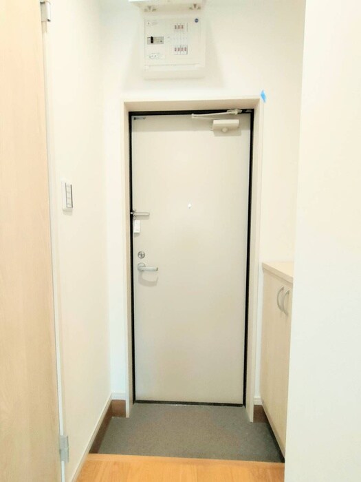 玄関 MELDIA六角橋１丁目